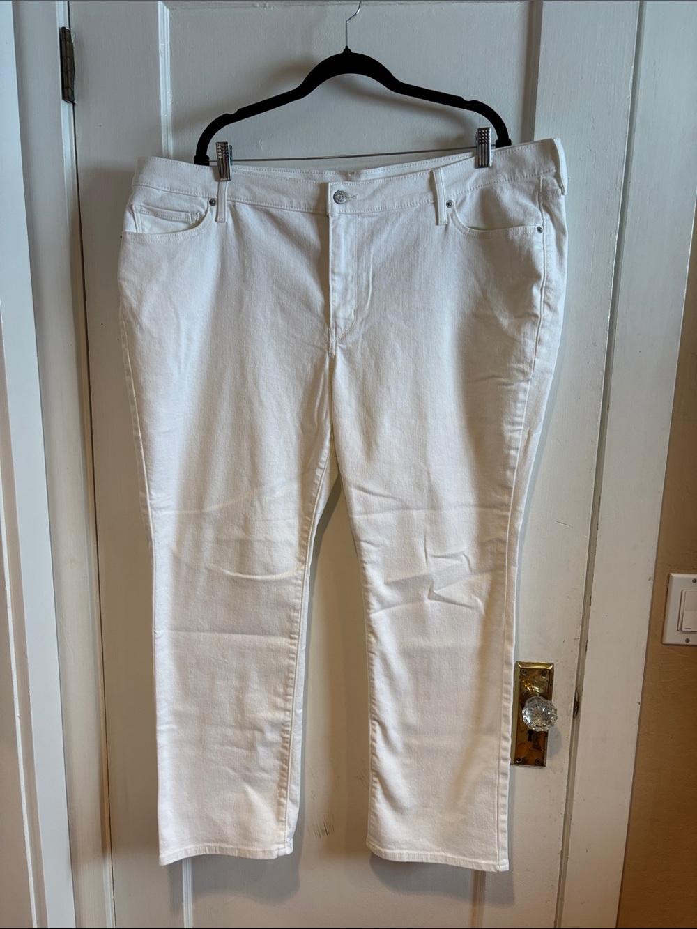 Levi White Straight-Leg Pants Size 22.